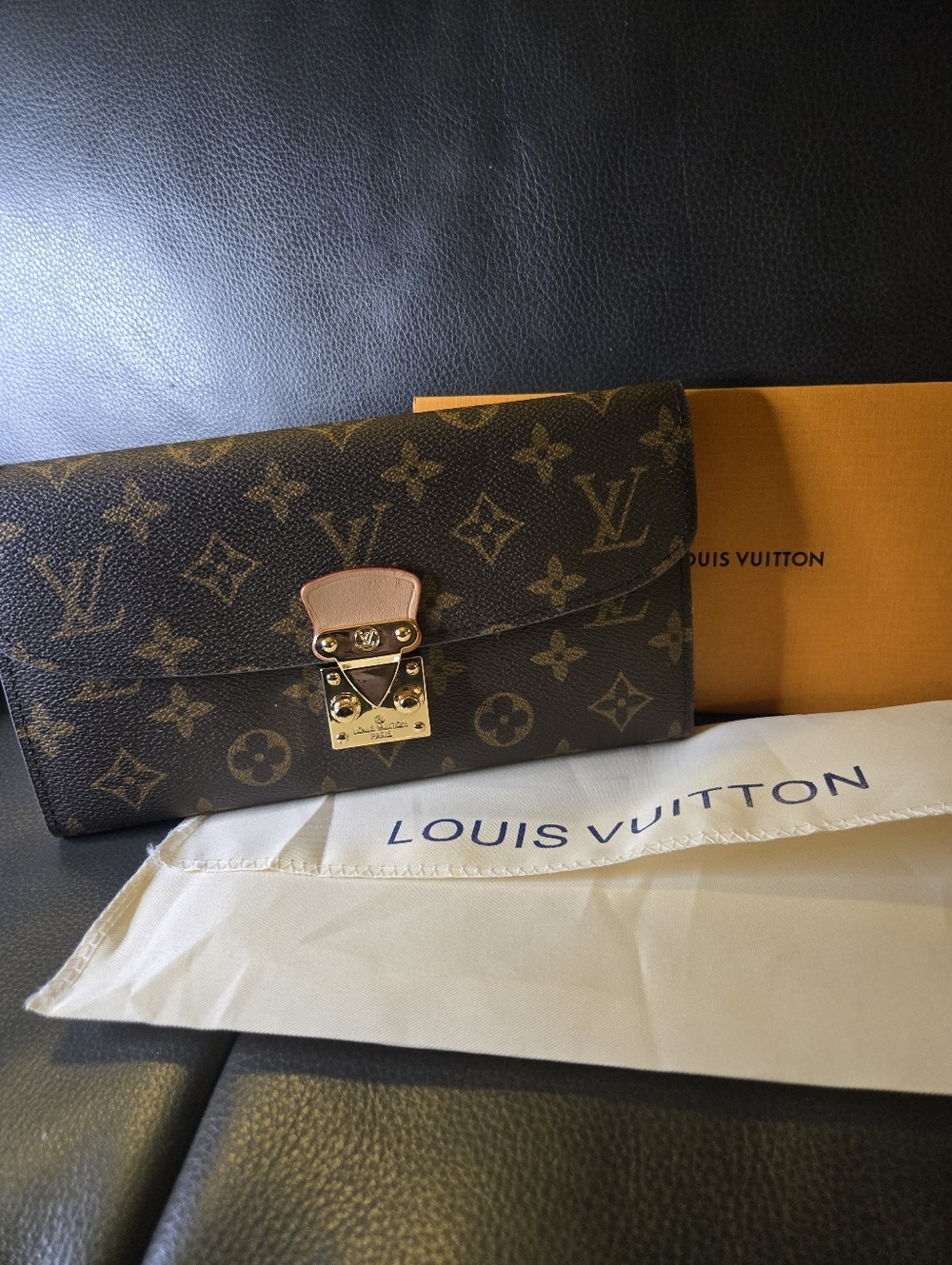 Monogram Canvas Wallet/Clutch w/ Fuchsia/red Interior & Gold Push Lock &Dustbag!